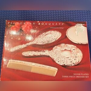 NIB Vintage Silver Plated Vanity Set